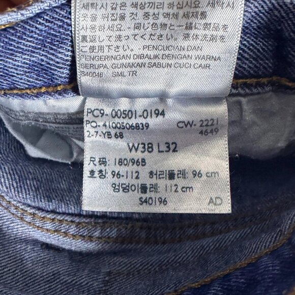 Levi's 501 Mens Straight Leg Jeans Blue Denim 5-Pocket Medium Wash Size 38x32 - Picture 13 of 16